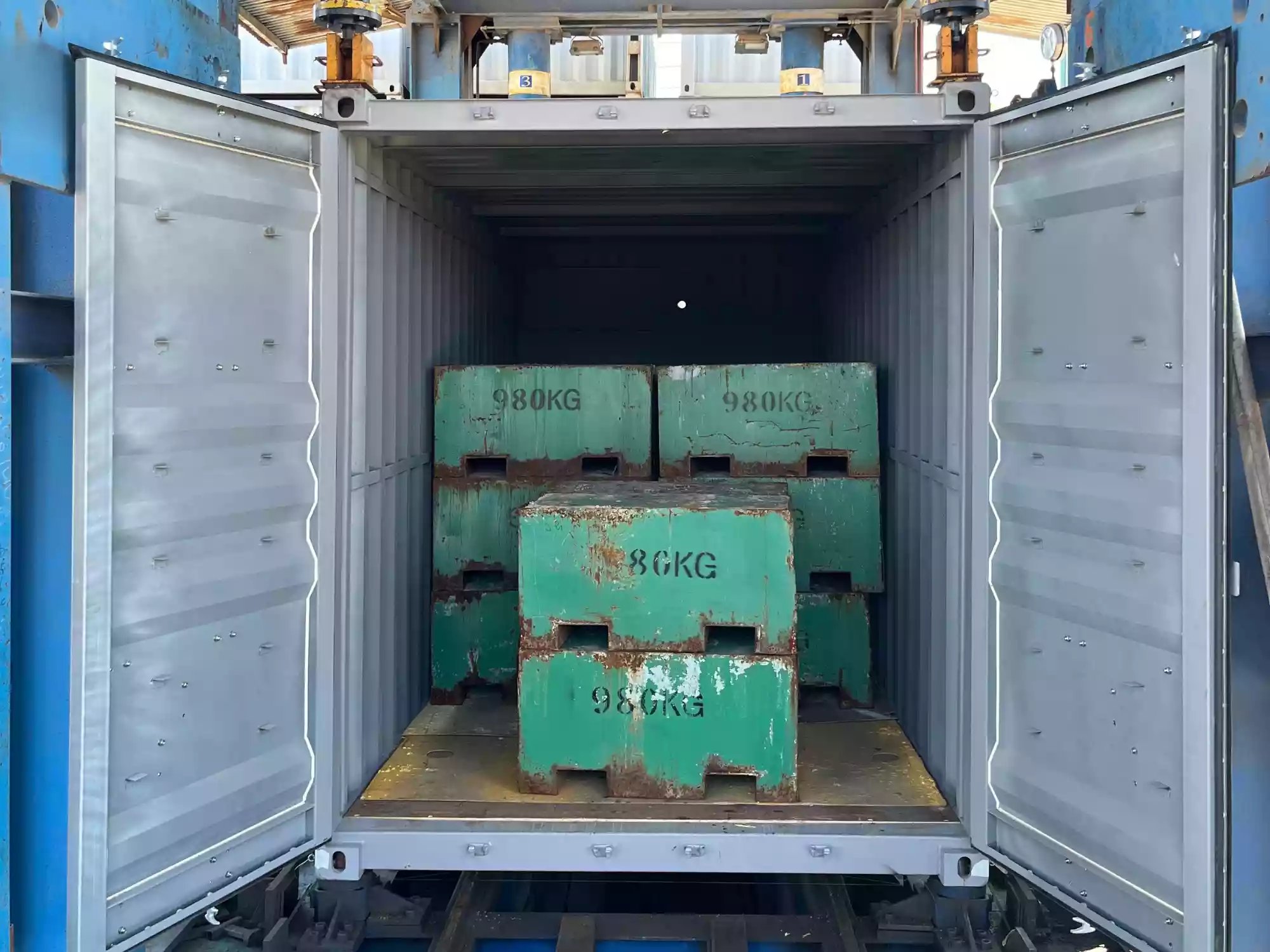 loading-test-for-CSs-certified-storage-shipping-container