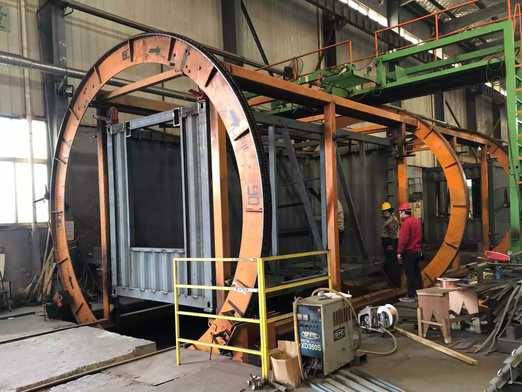 self-storage-welding-precess-at-Workshop