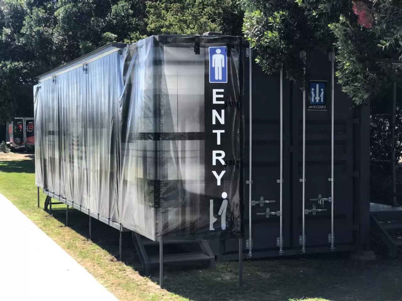 Foremost-container-toilet-unit-football-match-Newzealandú¿1ú⌐-1